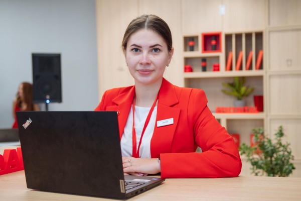 Ручки из пластиковых карт и перец из карандаша. Чем удивлял Альфа-Банк на открытии фиджитал-офиса в центре Краснодара