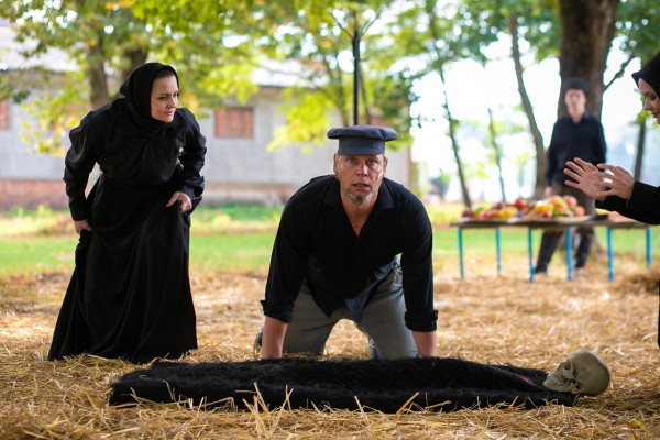 Театр на балачке. В Усть-Лабинске поставили спектакли по «казачьему Чехову» Театр на балачке. В Усть-Лабинске поставили спектакли по «казачьему Чехову»