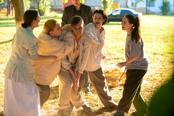 Театр на балачке. В Усть-Лабинске поставили спектакли по «казачьему Чехову» Театр на балачке. В Усть-Лабинске поставили спектакли по «казачьему Чехову»