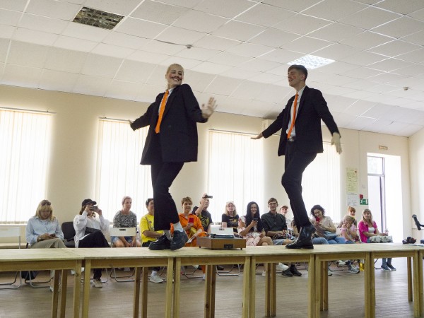 Театр на балачке. В Усть-Лабинске поставили спектакли по «казачьему Чехову» Театр на балачке. В Усть-Лабинске поставили спектакли по «казачьему Чехову»