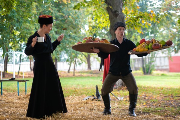 Театр на балачке. В Усть-Лабинске поставили спектакли по «казачьему Чехову» Театр на балачке. В Усть-Лабинске поставили спектакли по «казачьему Чехову»