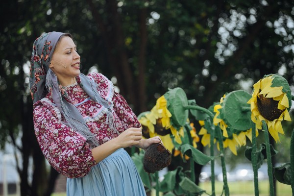 Театр на балачке. В Усть-Лабинске поставили спектакли по «казачьему Чехову» Театр на балачке. В Усть-Лабинске поставили спектакли по «казачьему Чехову»
