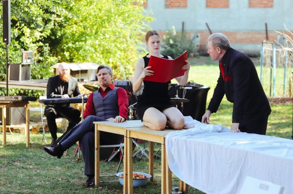 Театр на балачке. В Усть-Лабинске поставили спектакли по «казачьему Чехову» Театр на балачке. В Усть-Лабинске поставили спектакли по «казачьему Чехову»