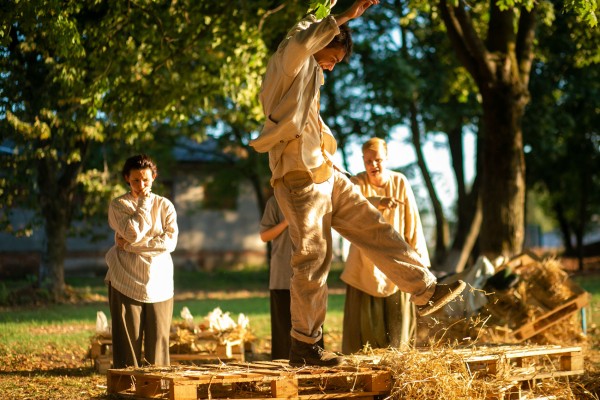 Театр на балачке. В Усть-Лабинске поставили спектакли по «казачьему Чехову» Театр на балачке. В Усть-Лабинске поставили спектакли по «казачьему Чехову»