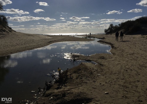 &laquo;Вчера был мордобой &mdash; у старушек нервы не выдержали&raquo;. Репортаж из Анапы, куда эвакуировали тысячи жителей Херсонской области