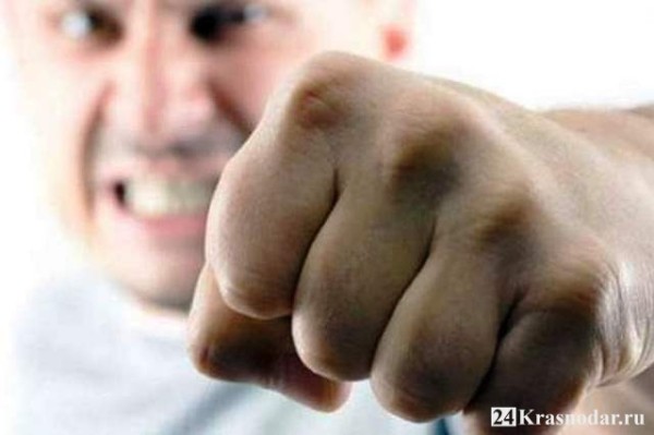 Дорожный конфликт перерос в массовую драку Дорожный конфликт перерос в массовую драку