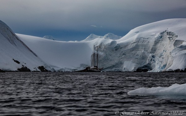 «Присягнуть Антарктиде». Краснодарка рассказала, как путешествовала по Южному полюсу, что увидела там и сколько это стоит «Присягнуть Антарктиде». Краснодарка рассказала, как путешествовала по Южному полюсу, что увидела там и сколько это стоит