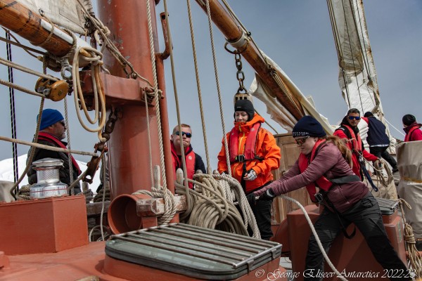 «Присягнуть Антарктиде». Краснодарка рассказала, как путешествовала по Южному полюсу, что увидела там и сколько это стоит «Присягнуть Антарктиде». Краснодарка рассказала, как путешествовала по Южному полюсу, что увидела там и сколько это стоит