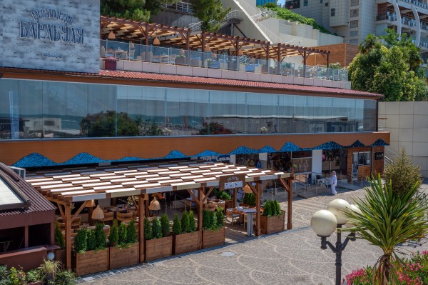 Видовые рестораны Сочи: бургеры с барабулей, чизкейк на огне и другие идеи для гастрономического туризма Видовые рестораны Сочи: бургеры с барабулей, чизкейк на огне и другие идеи для гастрономического туризма