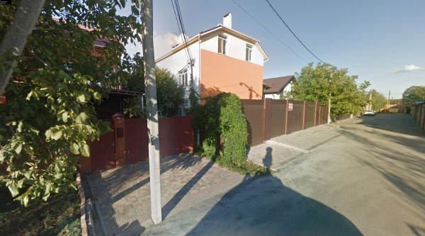 В Краснодаре хотят снести дом на пять семей за ошибки застройщика — ранее власти их не замечали