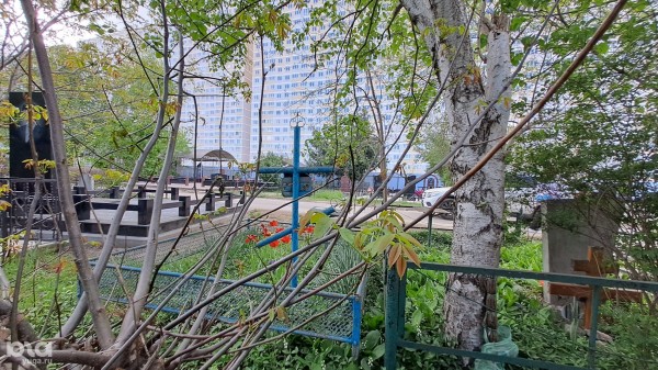 «В потустороннюю чушь не верю». Жители Краснодара рассказали, как им живётся рядом с кладбищами «В потустороннюю чушь не верю». Жители Краснодара рассказали, как им живётся рядом с кладбищами