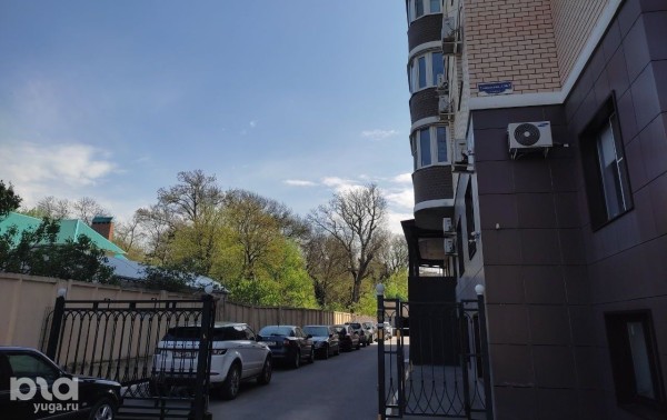 «В потустороннюю чушь не верю». Жители Краснодара рассказали, как им живётся рядом с кладбищами «В потустороннюю чушь не верю». Жители Краснодара рассказали, как им живётся рядом с кладбищами