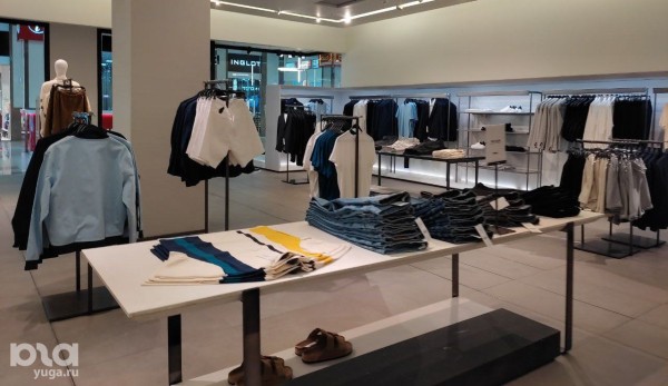&laquo;Безлико, но дешевле, чем Zara&raquo;. Обсудили краснодарский Maag с покупателями и стилистом
