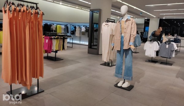 &laquo;Безлико, но дешевле, чем Zara&raquo;. Обсудили краснодарский Maag с покупателями и стилистом