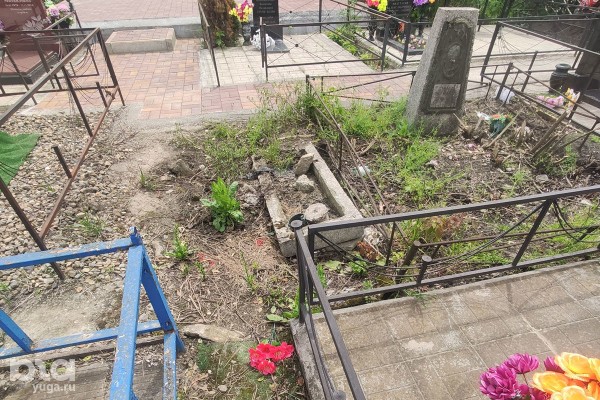 История о живых, рассказанная мертвыми. Психолог прокомментировал состояние Русского кладбища в поселке под Краснодаром