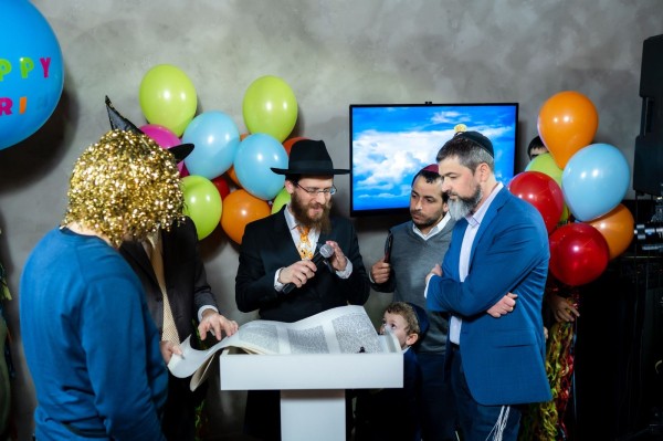 Как отмечают Пурим и чему учат детей в иудаизме. Репортаж из еврейской общины Краснодара