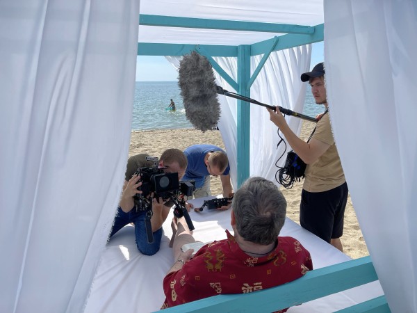 &laquo;В новых реалиях она выглядит пацифистской&raquo;. Краснодарский документалист Дмитрий Семибратов рассказал о картине &laquo;Чечня и мир&raquo;