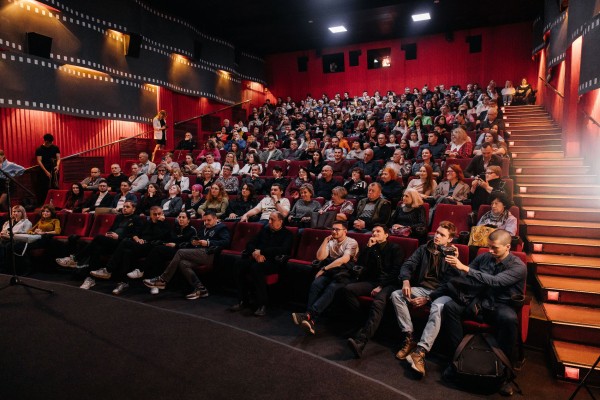 &laquo;В новых реалиях она выглядит пацифистской&raquo;. Краснодарский документалист Дмитрий Семибратов рассказал о картине &laquo;Чечня и мир&raquo;