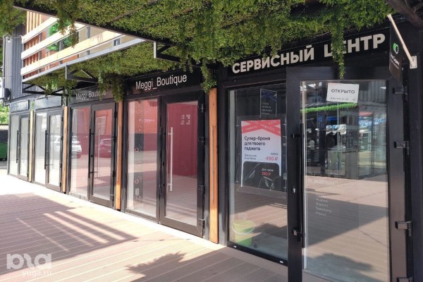 Шопинг, еда, кинотеатр без крыши. Что есть, пить и смотреть в новой локации BoxPark в Краснодаре