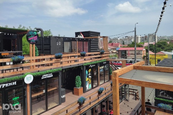 Шопинг, еда, кинотеатр без крыши. Что есть, пить и смотреть в новой локации BoxPark в Краснодаре