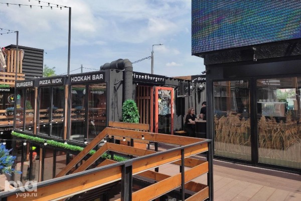 Шопинг, еда, кинотеатр без крыши. Что есть, пить и смотреть в новой локации BoxPark в Краснодаре