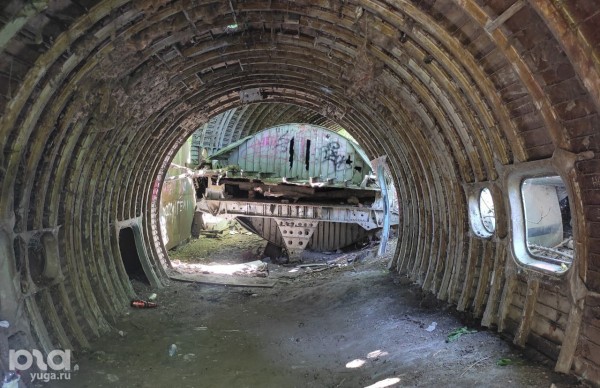 «Была распродажа, он и взял». Кто и зачем хранит у себя во дворе в Краснодаре настоящий самолет «Была распродажа, он и взял». Кто и зачем хранит у себя во дворе в Краснодаре настоящий самолет