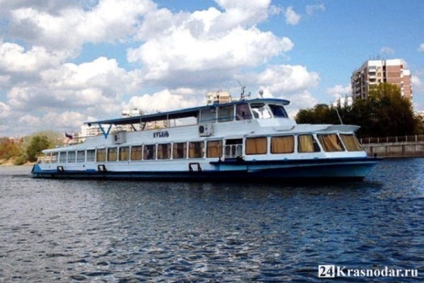На р. Кубань вышли прогулочные теплоходы На р. Кубань вышли прогулочные теплоходы