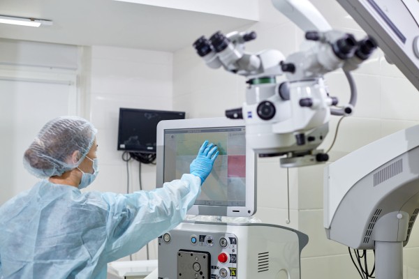 Собственный банк хрусталиков и более 400 тысяч операций за 20 лет. Как краснодарская глазная клиника 3Z выросла в федеральную сеть