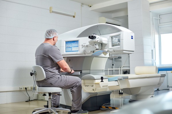 Собственный банк хрусталиков и более 400 тысяч операций за 20 лет. Как краснодарская глазная клиника 3Z выросла в федеральную сеть