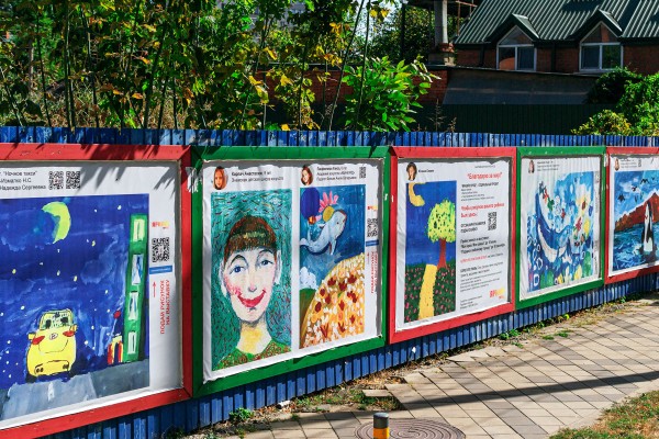 Танки и Пушкин с котами: что рисуют дети на уличных выставках в Краснодаре Танки и Пушкин с котами: что рисуют дети на уличных выставках в Краснодаре