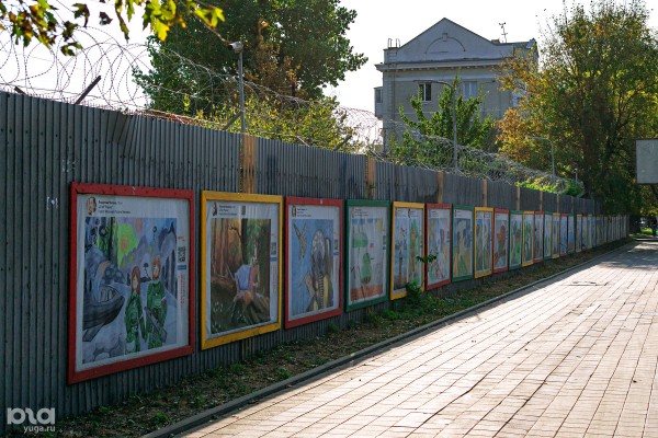 Танки и Пушкин с котами: что рисуют дети на уличных выставках в Краснодаре Танки и Пушкин с котами: что рисуют дети на уличных выставках в Краснодаре