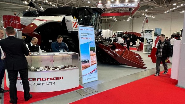 Фермеры со всей России съехались в Краснодар на инновационный трактор от Ростсельмаш 