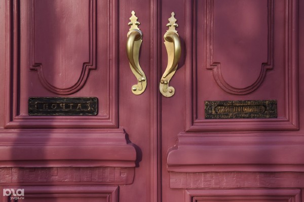 В поисках старинной красоты. Где в Краснодаре найти отреставрированные двери