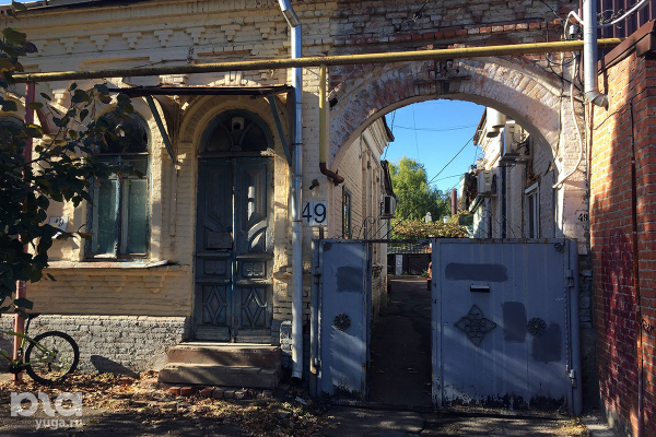 В поисках старинной красоты. Где в Краснодаре найти отреставрированные двери