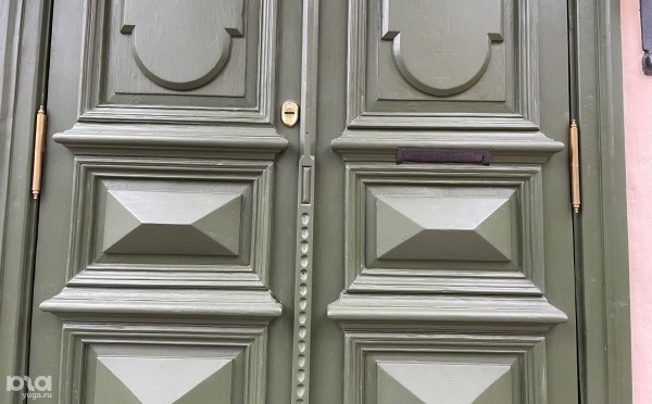 В поисках старинной красоты. Где в Краснодаре найти отреставрированные двери