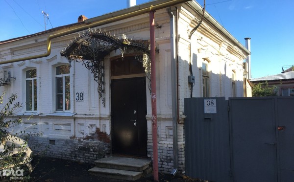 В поисках старинной красоты. Где в Краснодаре найти отреставрированные двери