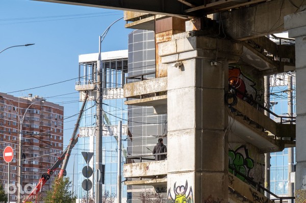 Прогулка вокруг Тургеневского моста в Краснодаре. Что остается в разрухе годами, а что планируют ремонтировать 14 месяцев? Прогулка вокруг Тургеневского моста в Краснодаре. Что остается в разрухе годами, а что планируют ремонтировать 14 месяцев?