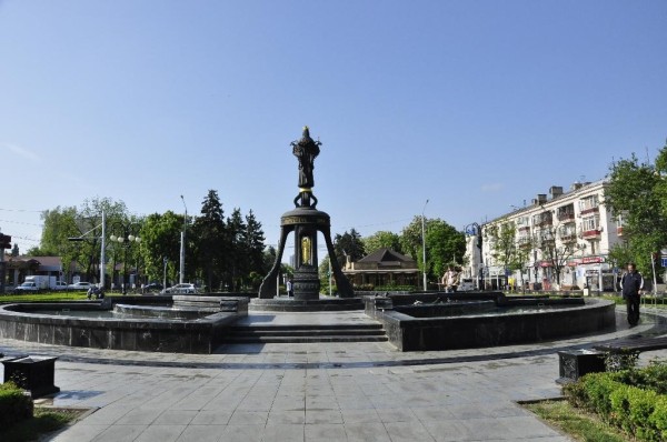 Вечный спор кубанцев: «понаехавшие» - беда или отправная точка развития Краснодара Вечный спор кубанцев: «понаехавшие» - беда или отправная точка развития Краснодара