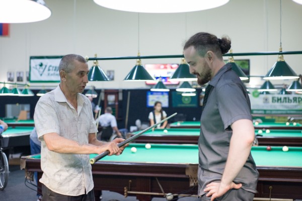 Учимся бильярду, или как удивить товарищей по игре парой интересных финтов