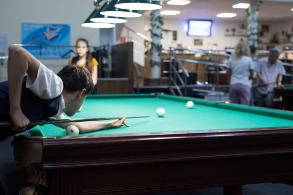 Учимся бильярду, или как удивить товарищей по игре парой интересных финтов