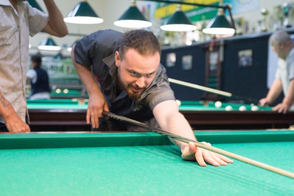 Учимся бильярду, или как удивить товарищей по игре парой интересных финтов