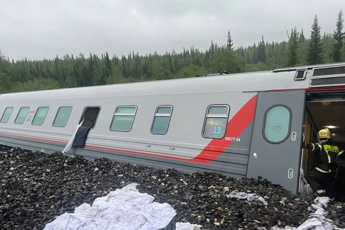 
        Погибший в сошедшем с рельсов поезде житель Кубани ехал с учебы    