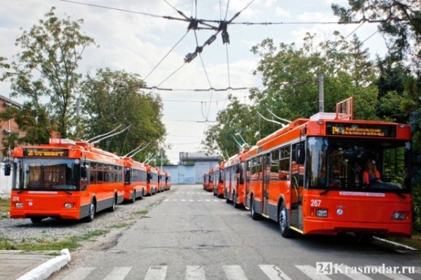 Автобусы, трамваи и троллейбусы не встанут?