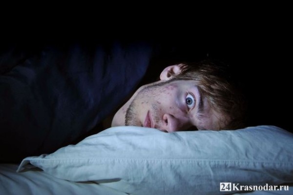 Проснулся, а в спальне ОН Проснулся, а в спальне ОН