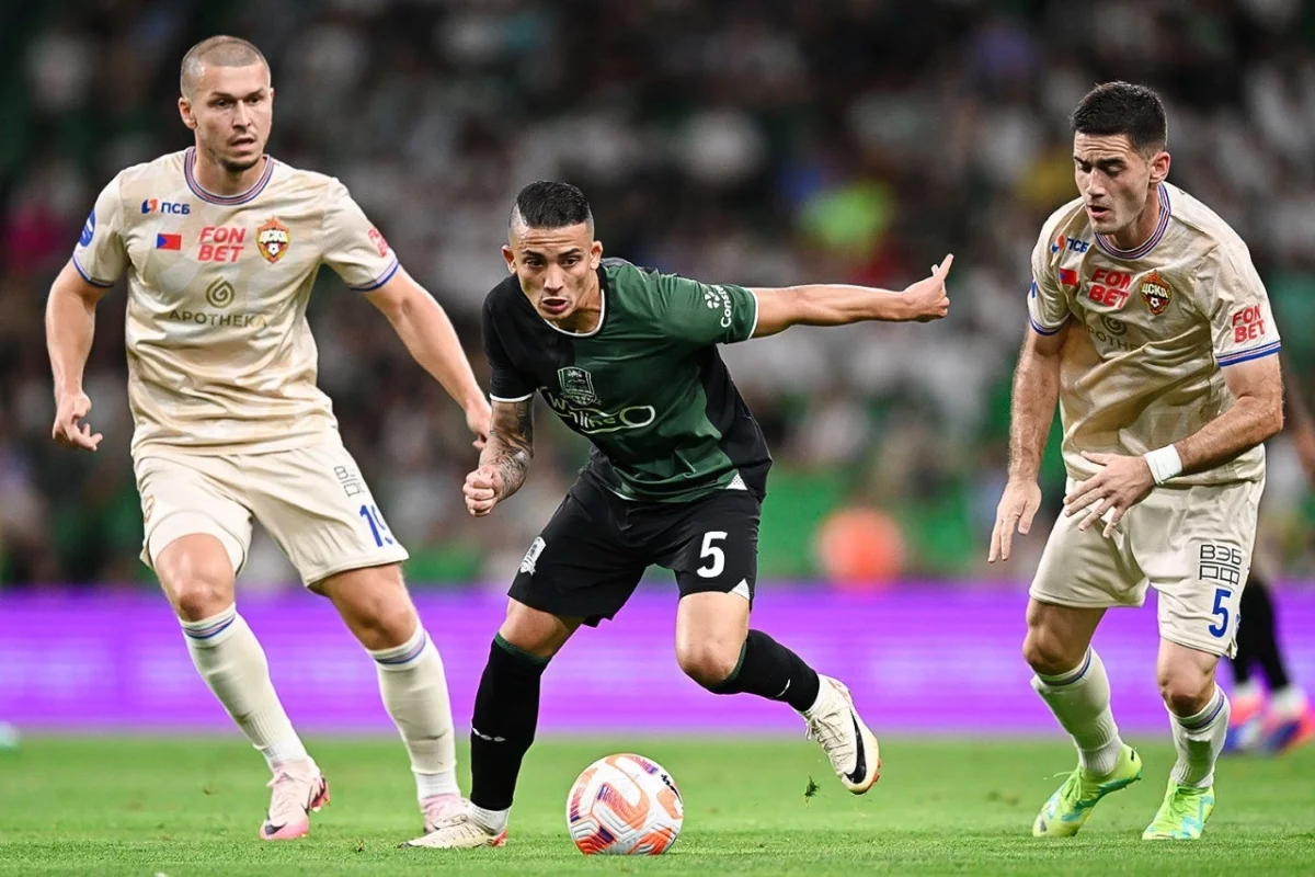 В матче 4 тура Мир РПЛ ФК «Краснодар» разгромил ЦСКА со счетом 2:1
В матче 4 тура Мир РПЛ ФК «Краснодар» разгромил ЦСКА со счетом 2:1