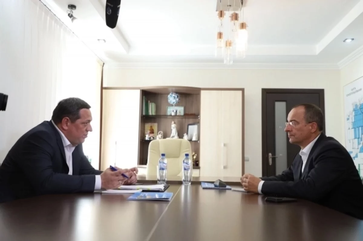 Бурлачко обсудил с главой Кавказского района проблемы муниципалитета
Бурлачко обсудил с главой Кавказского района проблемы муниципалитета