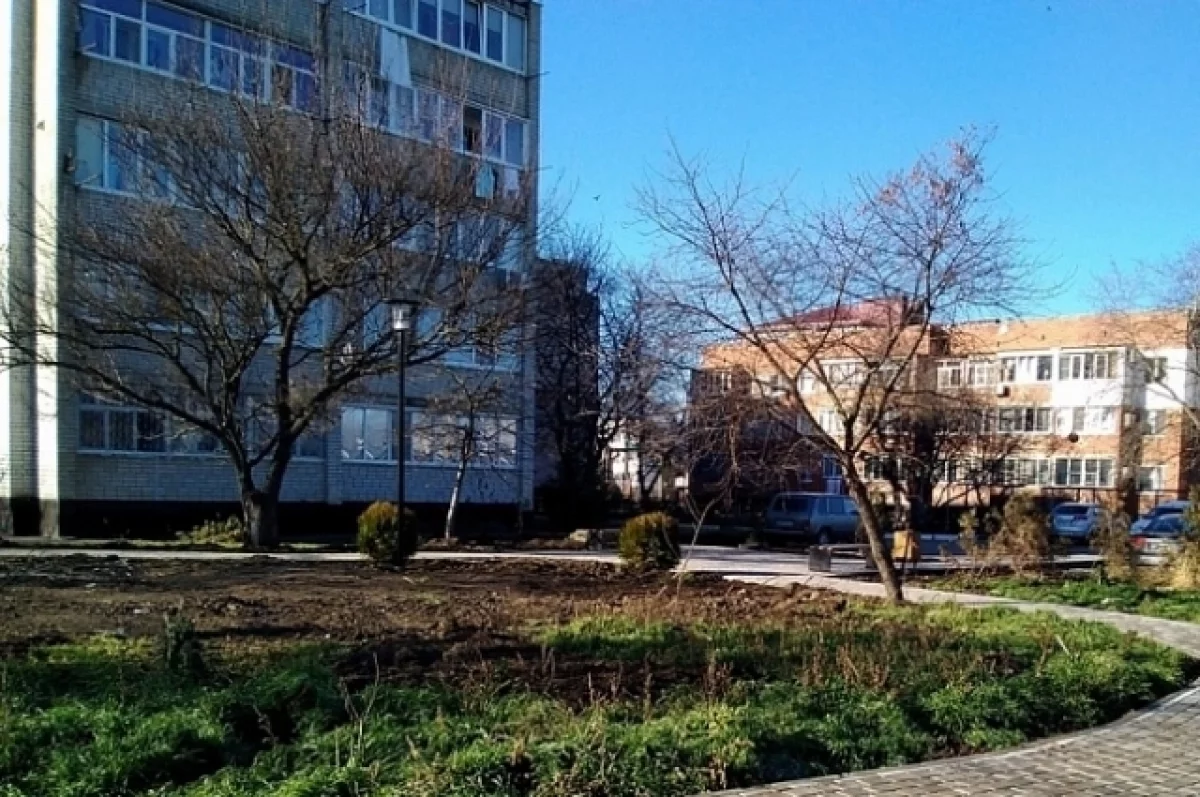 
        Два беспилотника ВСУ атаковали Тихорецкий район Кубани    