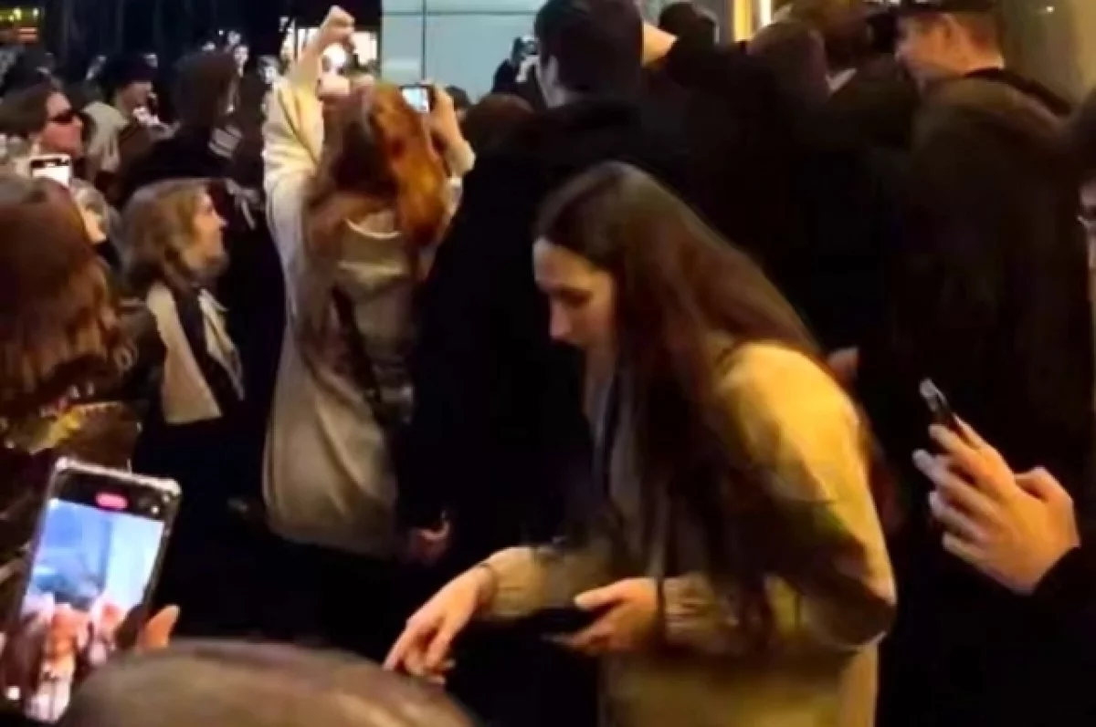 
        В Сочи подростки устроили беспорядки из-за отмены концерта    