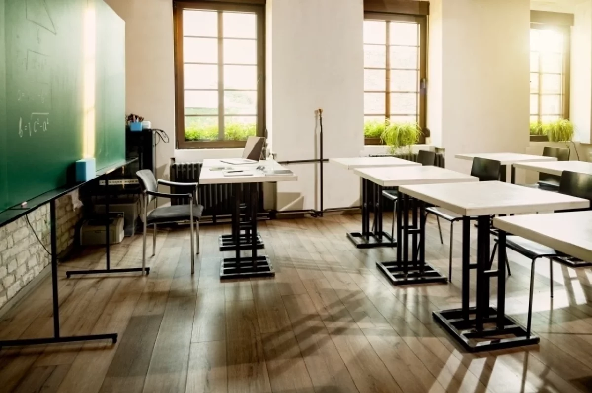 
        В Темрюке возбудили уголовное дело после ранения школьника ножом-визиткой    