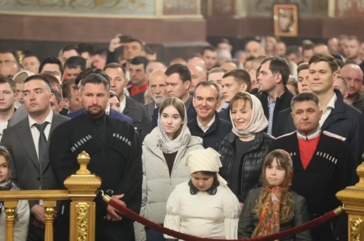 
        Губернатор Кубани поздравил православных со Светлым Христовым Воскресением    